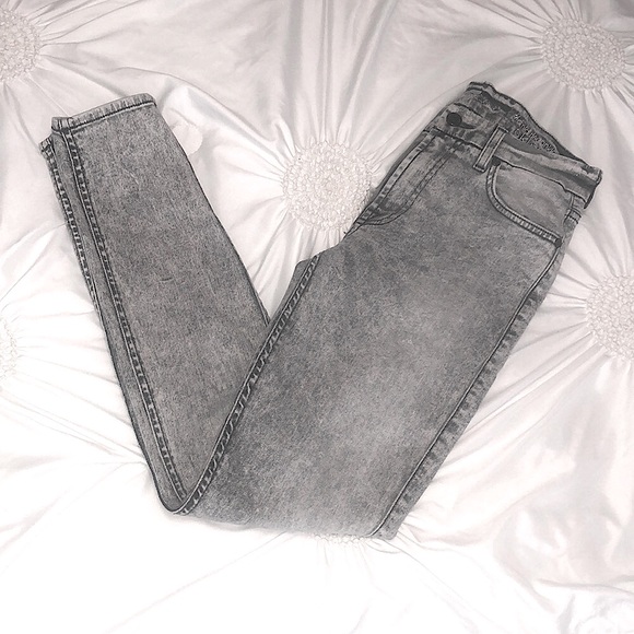 7 FOR ALL MANKIND ACID WASH JEANS - Picture 3 of 7